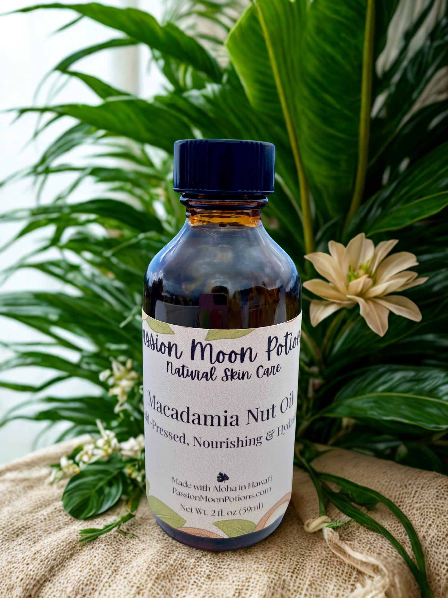 Macadamia Nut Oil 🌰 Nature's Elixir for Radiant Skin and Lustrous Hair