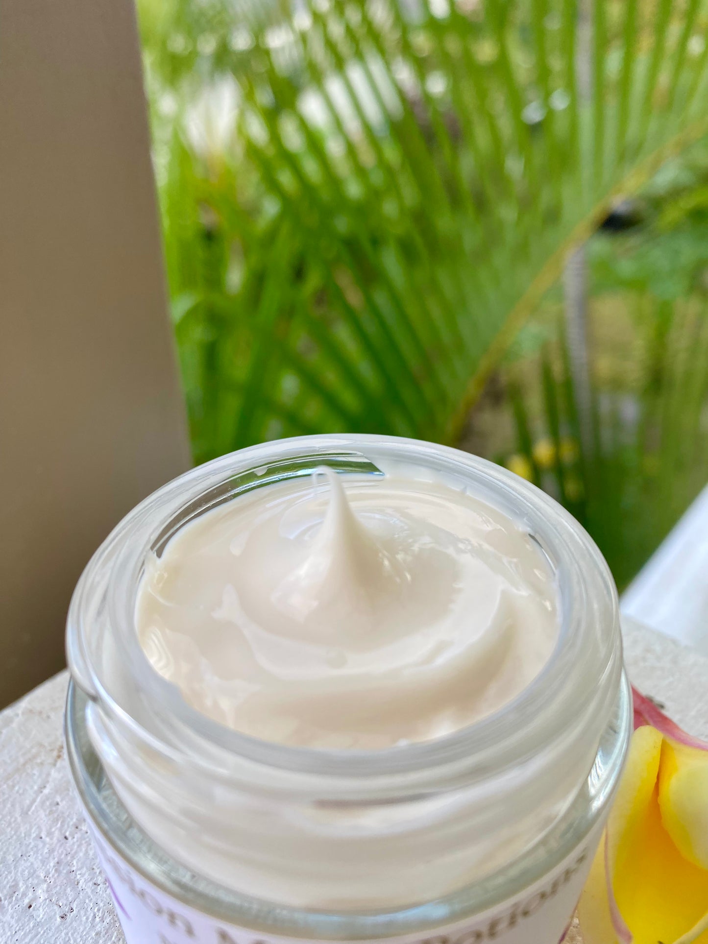 ✨ Superfruits Antioxidant Moisturizer Brighten. Hydrate. Defend. Naturally.